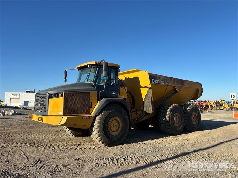 John Deere 460E ساحبات مفصلية