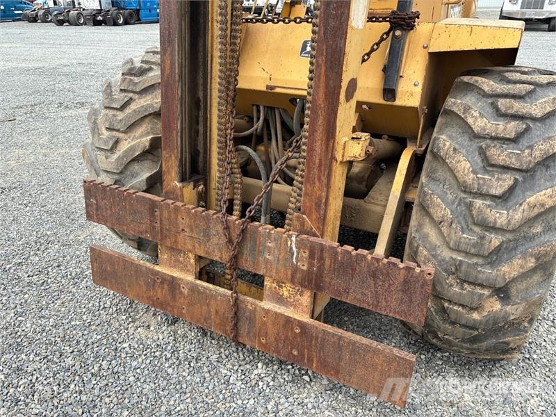 John Deere 486E Rough terrain trucks