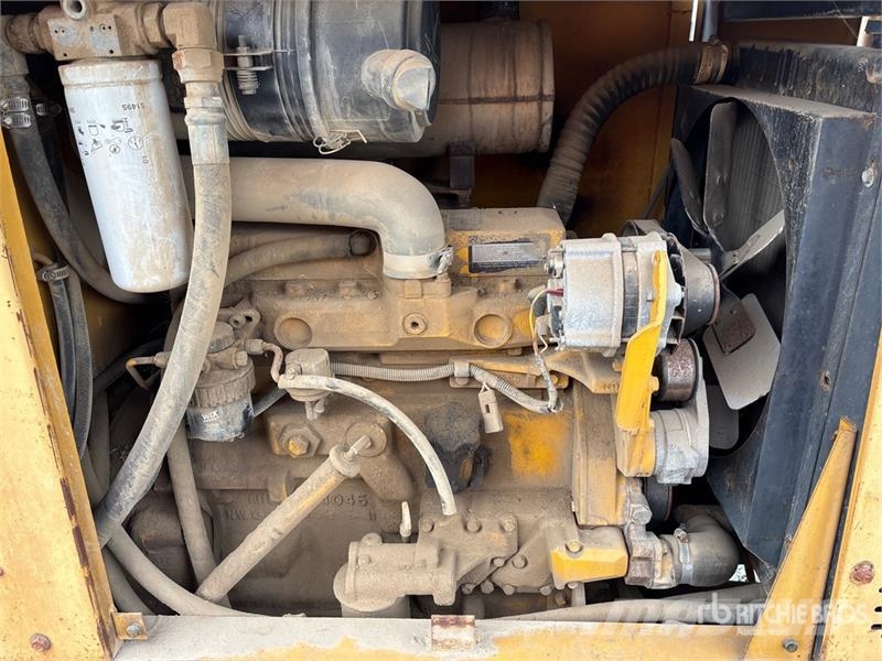 John Deere 486E Rough terrain trucks