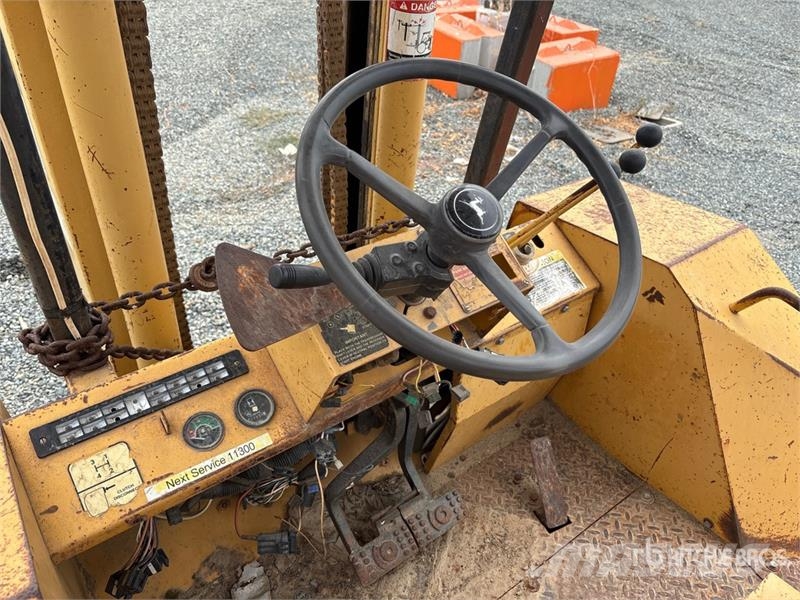 John Deere 486E Rough terrain trucks