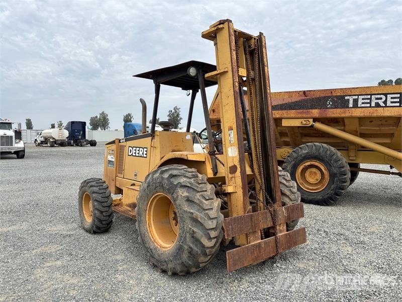 John Deere 486E Rough terrain trucks
