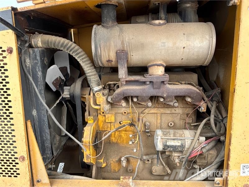 John Deere 486E Rough terrain trucks