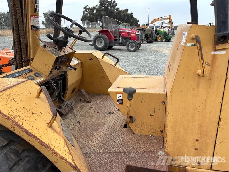 John Deere 486E Rough terrain trucks