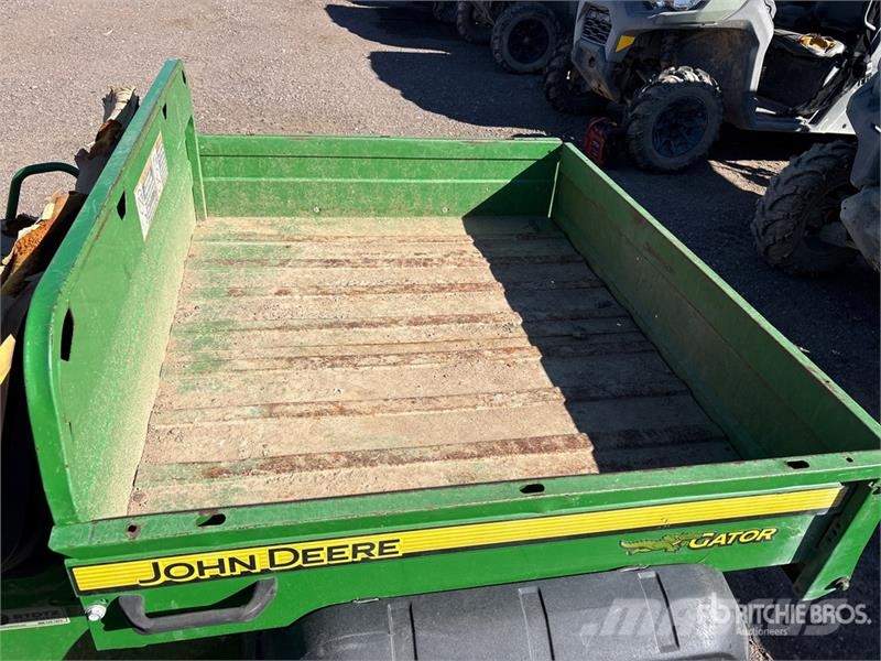 John Deere 4x2 Utility Vehicle Підсобні машини