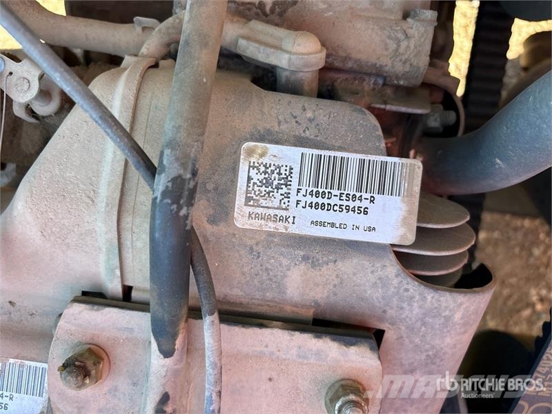 John Deere 4x2 Utility Vehicle Підсобні машини