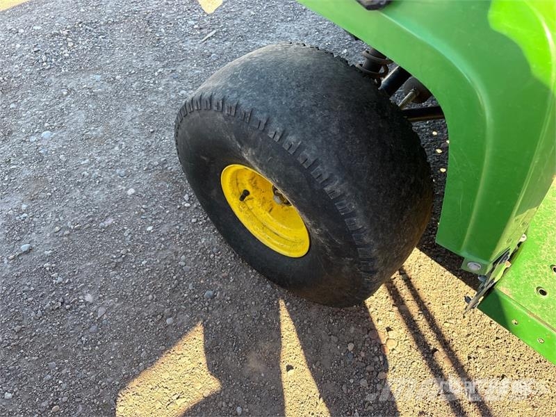 John Deere 4x2 Utility Vehicle Підсобні машини