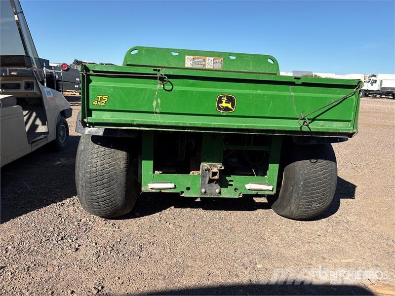 John Deere 4x2 Utility Vehicle Підсобні машини