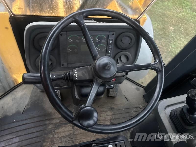 John Deere 544J Wheel Loader Pyöräkuormaajat