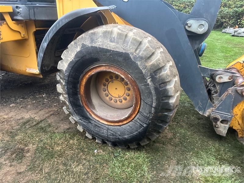 John Deere 544J Wheel Loader Pyöräkuormaajat