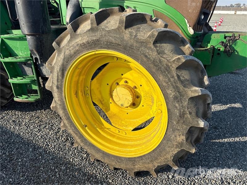 John Deere 6120M Hi-Crop 4WD Tractor Traktorid
