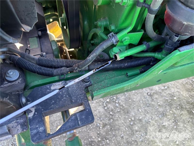 John Deere 6130M 트랙터