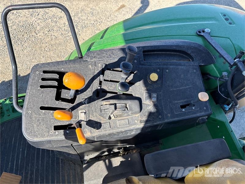 John Deere 6130M 트랙터