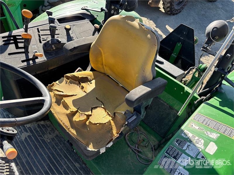 John Deere 6130M 트랙터