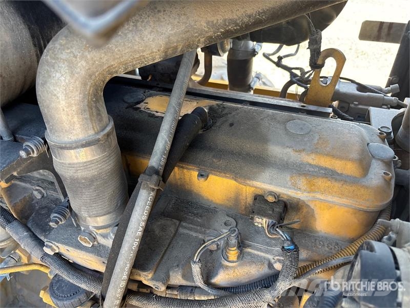John Deere 624J Wheel Loader Pale gommate
