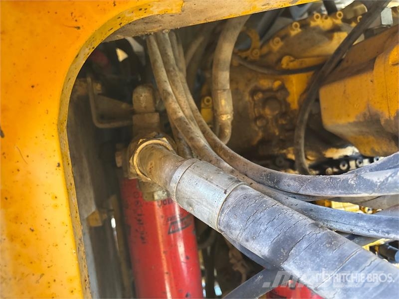 John Deere 624J Wheel Loader Pale gommate