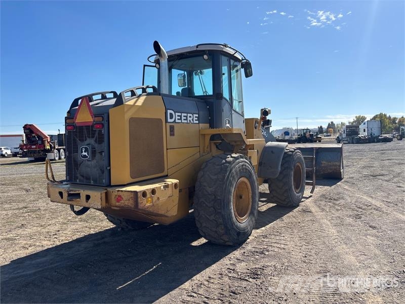 John Deere 624J Wheel Loader Pale gommate