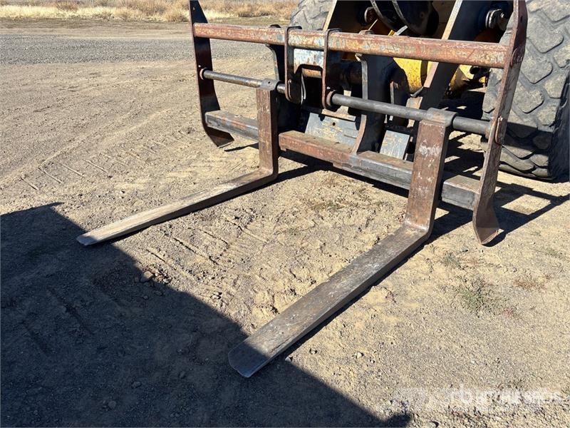 John Deere 624J Wheel Loader Pale gommate