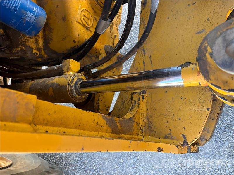 John Deere 624J Wheel Loader Utovarivači na točkove