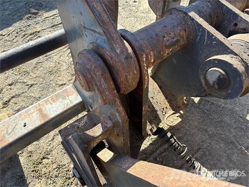 John Deere 624J Wheel Loader Pale gommate