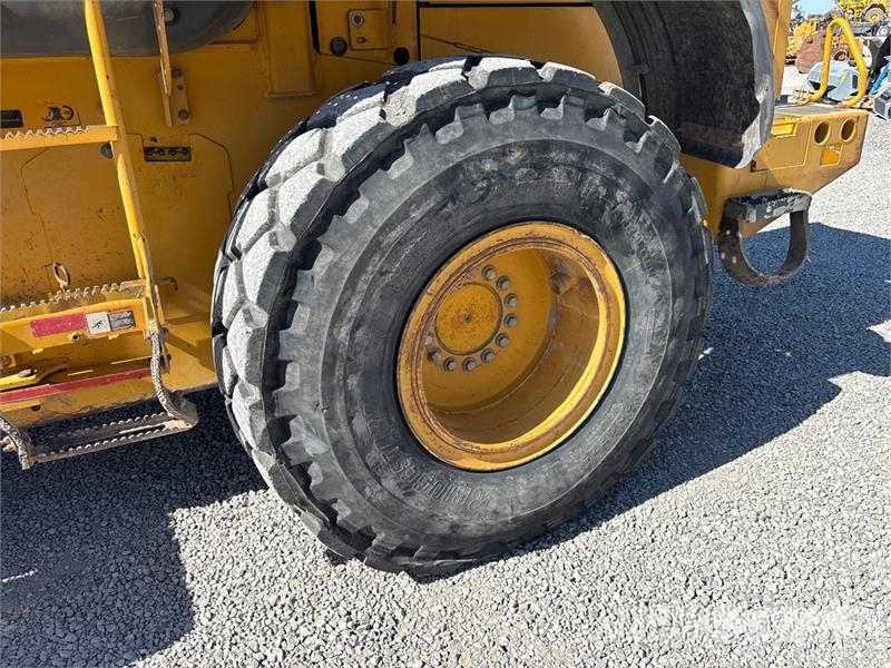John Deere 624J Wheel Loader Utovarivači na točkove