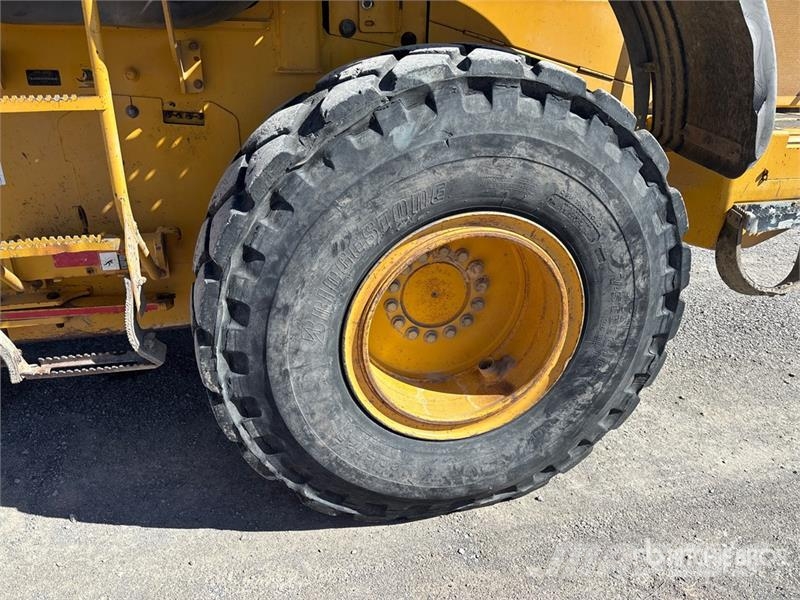 John Deere 624J Wheel Loader Utovarivači na točkove