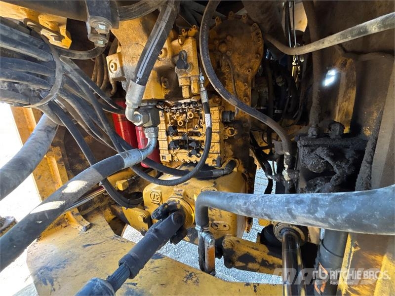 John Deere 624J Wheel Loader Pale gommate
