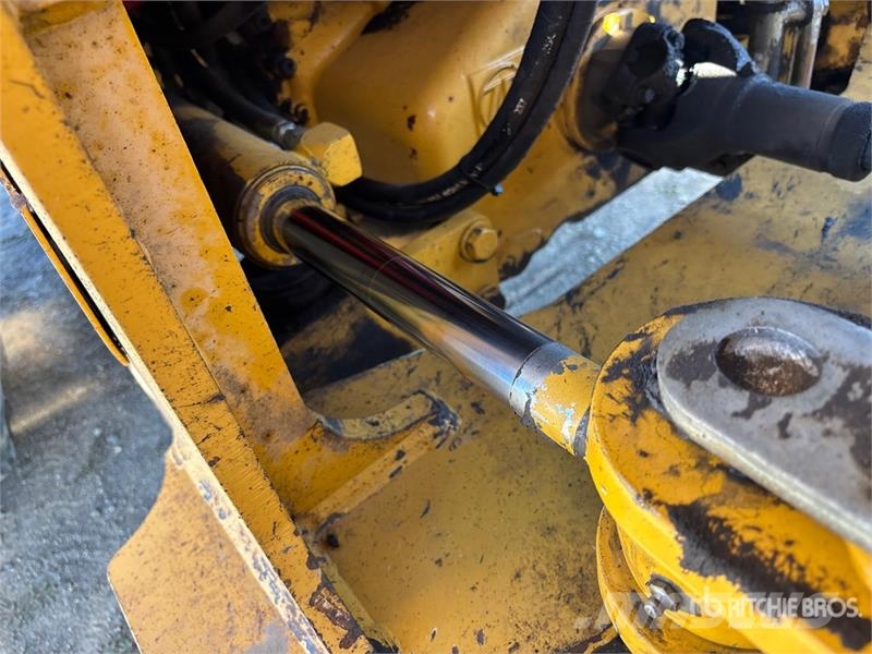 John Deere 624J Wheel Loader Pale gommate