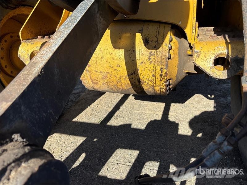 John Deere 624J Wheel Loader Pale gommate