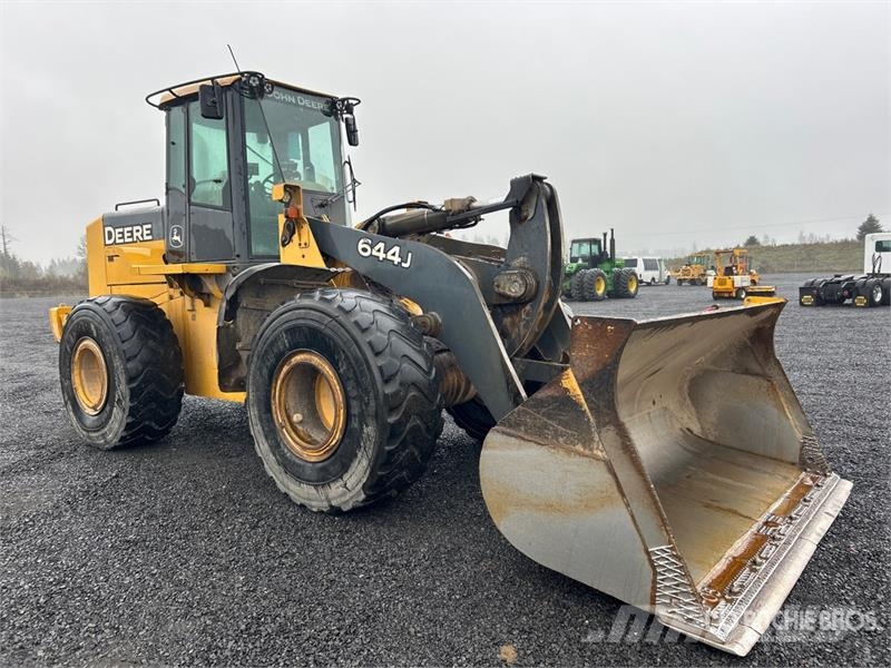 John Deere 644J Фронтальні навантажувачі