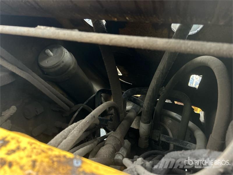 John Deere 644J Фронтальні навантажувачі