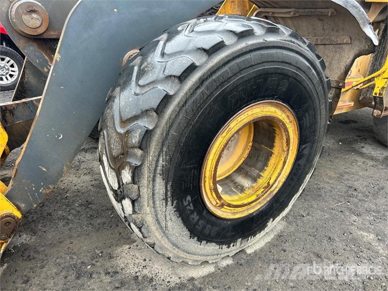 John Deere 644J Фронтальні навантажувачі