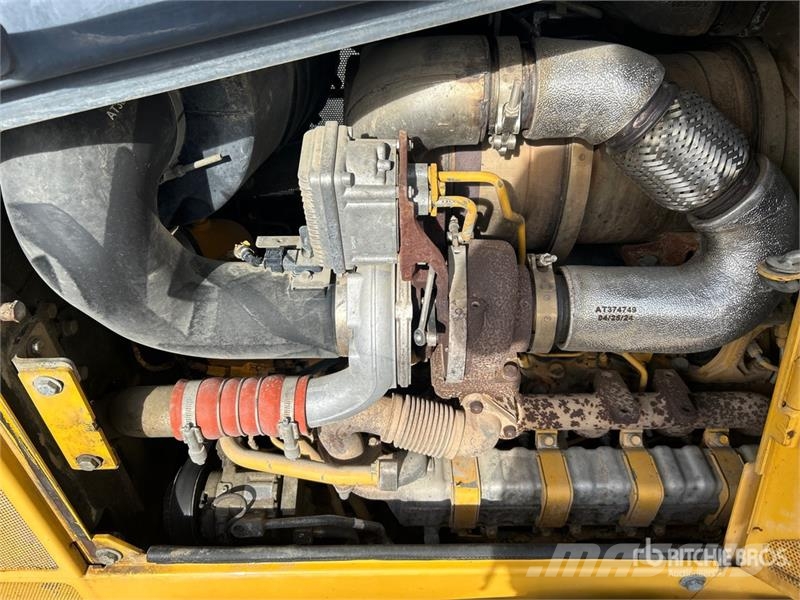 John Deere 700K LGP Crawler dozers
