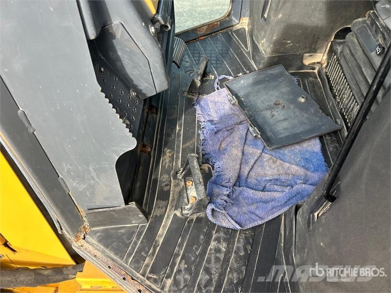 John Deere 700K LGP Crawler dozers