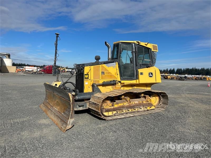 John Deere 700K LGP Crawler dozers