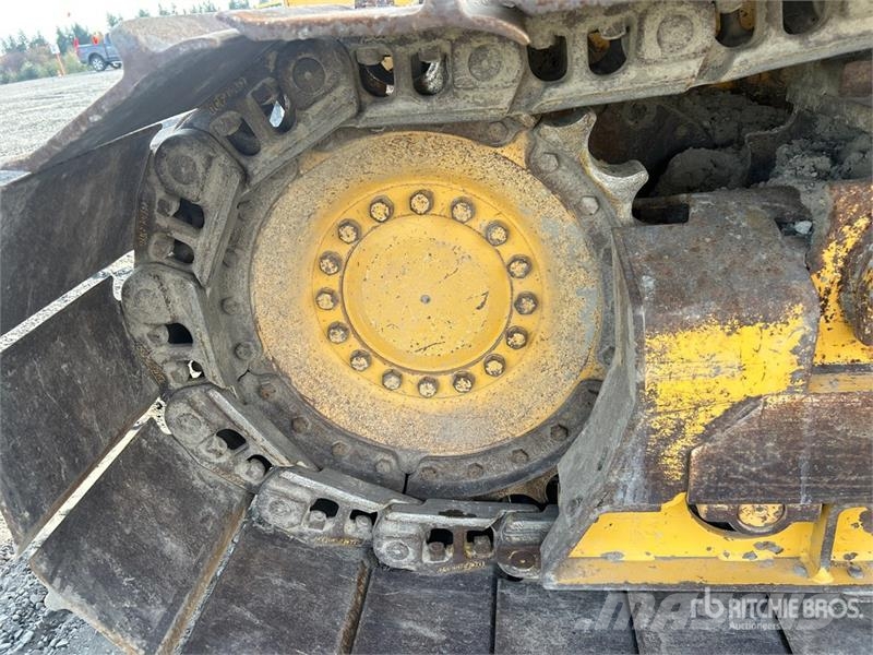 John Deere 700K LGP Crawler dozers