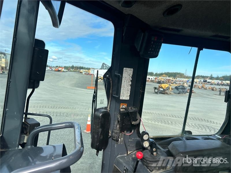 John Deere 700K LGP Crawler dozers