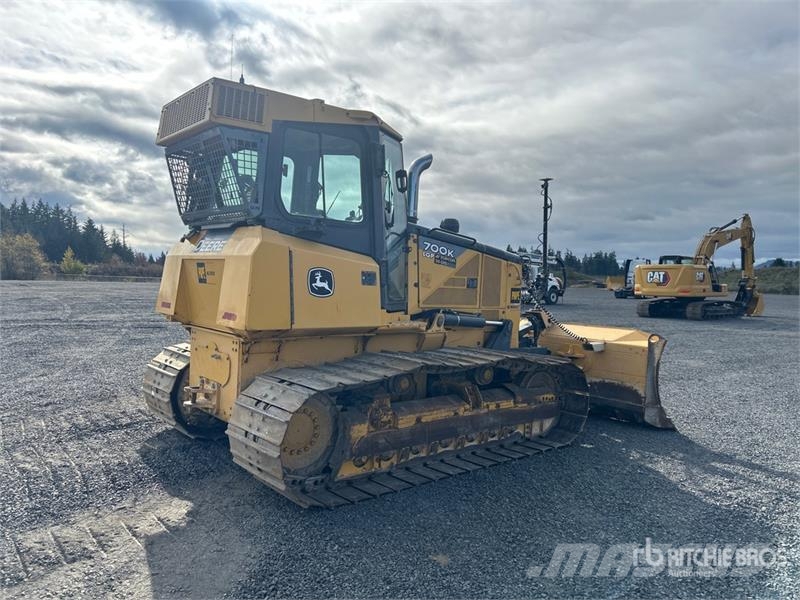 John Deere 700K LGP Crawler dozers