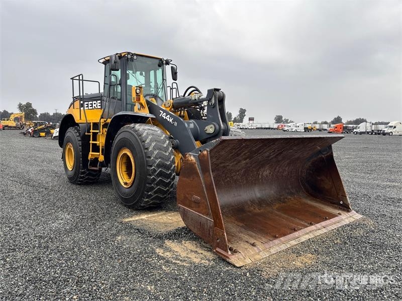 John Deere 744K Wheel Loader Kolesové nakladače