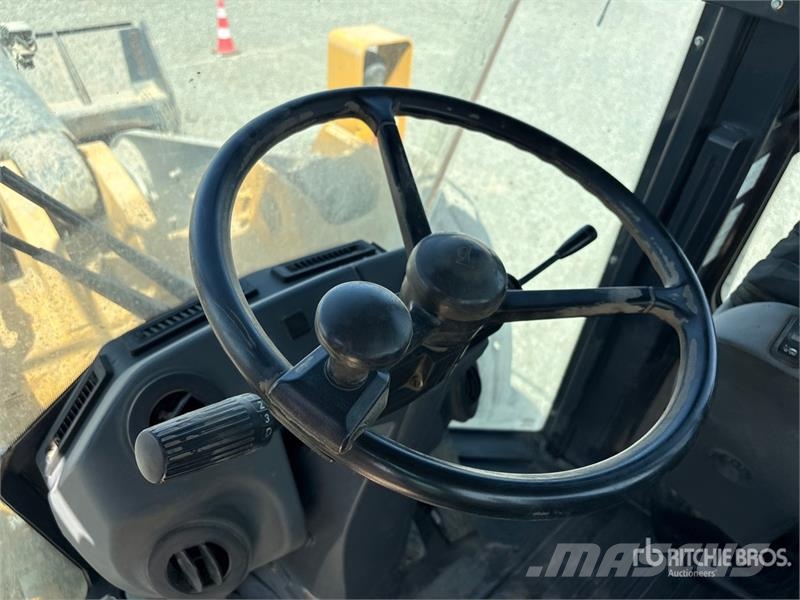 John Deere 744K Wheel Loader Utovarivači na kotačima