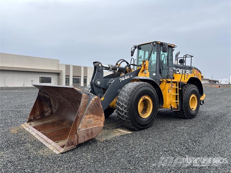John Deere 744K Wheel Loader Kolesové nakladače