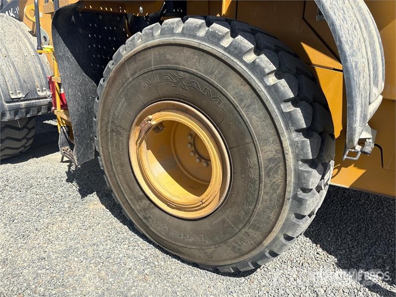 John Deere 744K Wheel Loader Utovarivači na kotačima