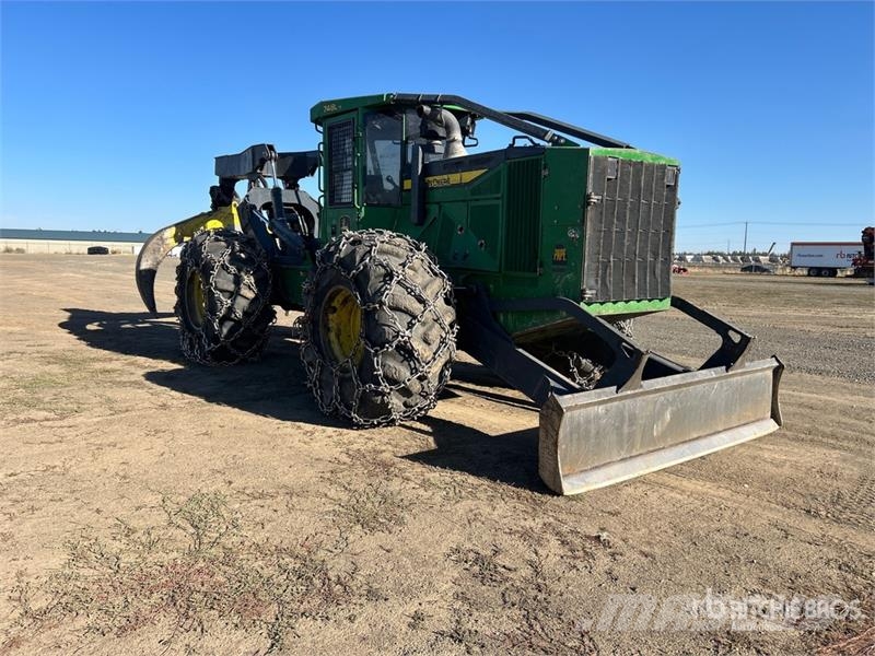 John Deere 748L-II 4x4 Skidder Трельовочні трактора