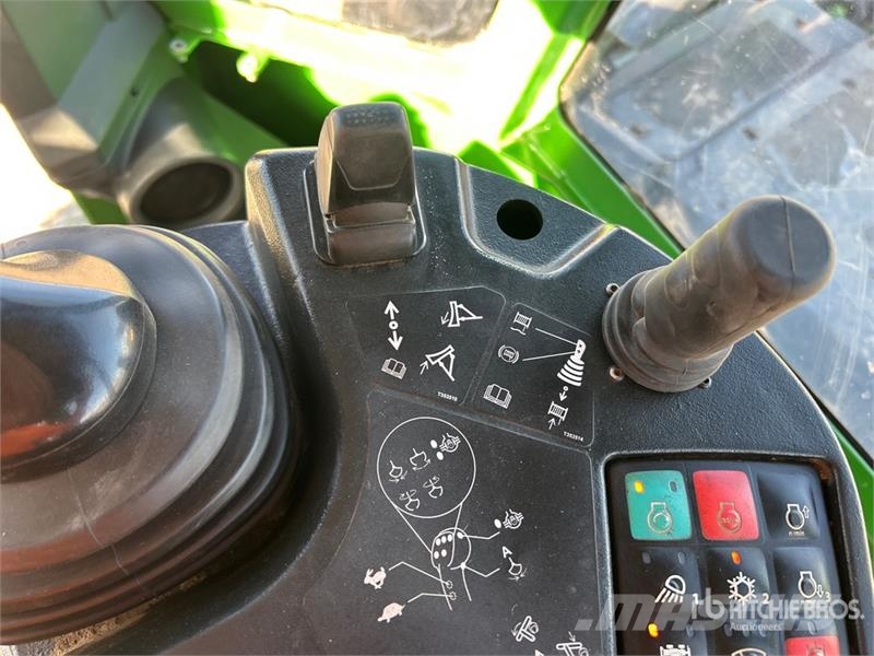 John Deere 748L-II 4x4 Skidder Трельовочні трактора