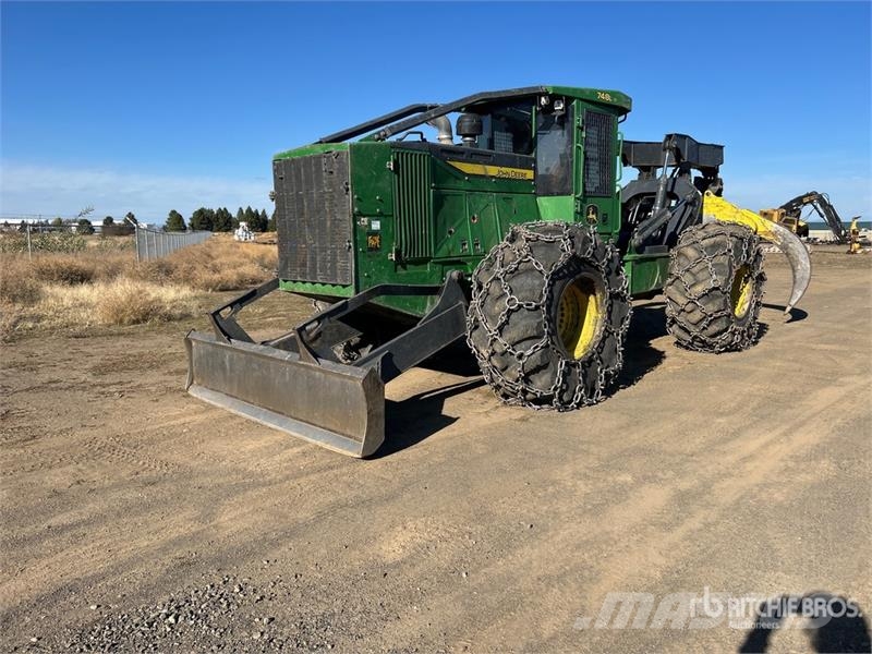 John Deere 748L-II 4x4 Skidder Трельовочні трактора