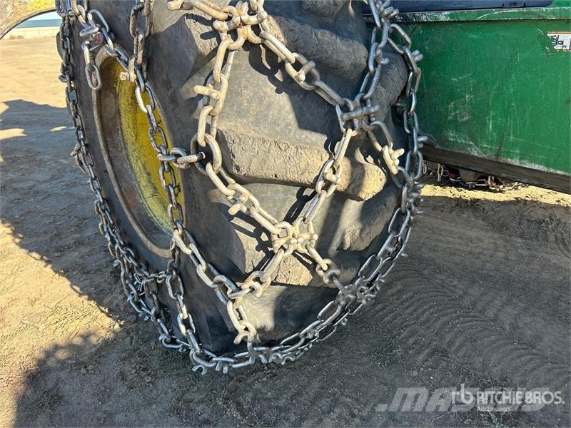 John Deere 748L-II 4x4 Skidder Трельовочні трактора