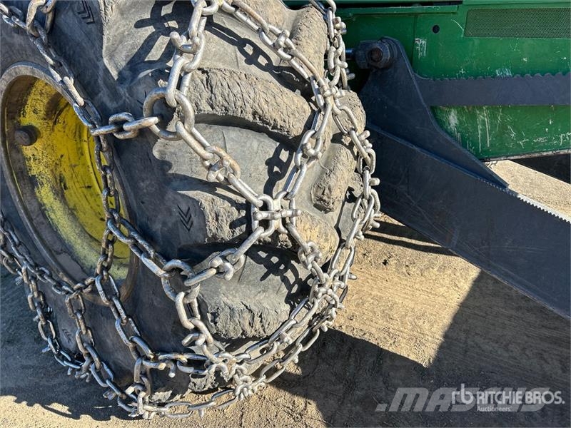 John Deere 748L-II 4x4 Skidder Трельовочні трактора