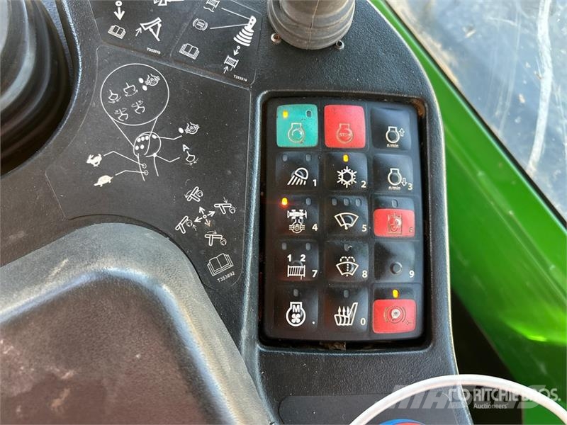 John Deere 748L-II 4x4 Skidder Трельовочні трактора