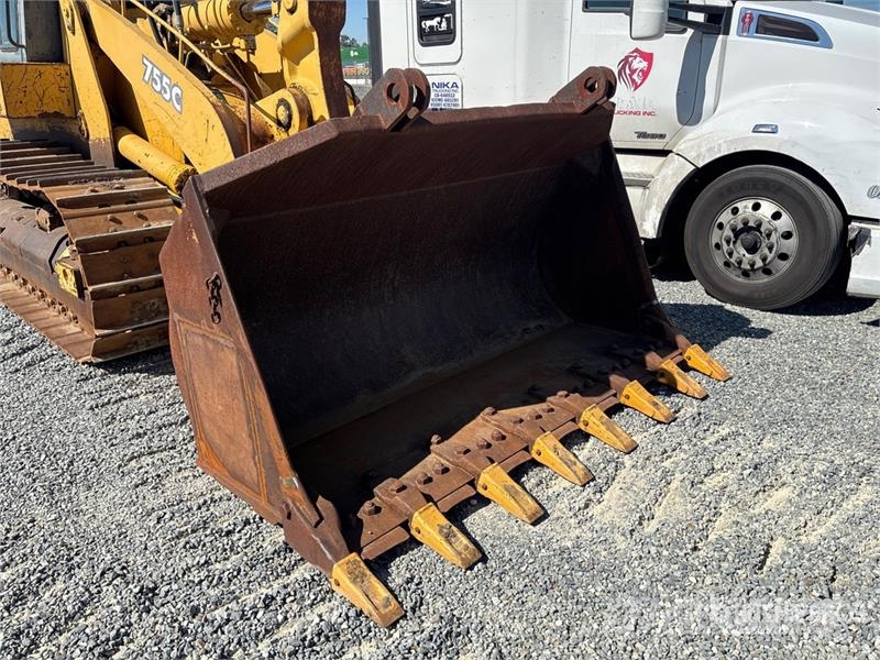 John Deere 755C クローラーローダー