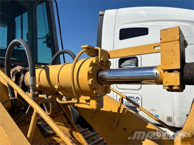John Deere 755C クローラーローダー