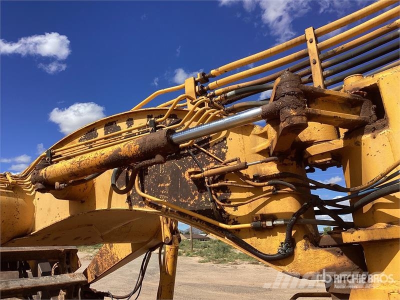 John Deere 762 Scrapers
